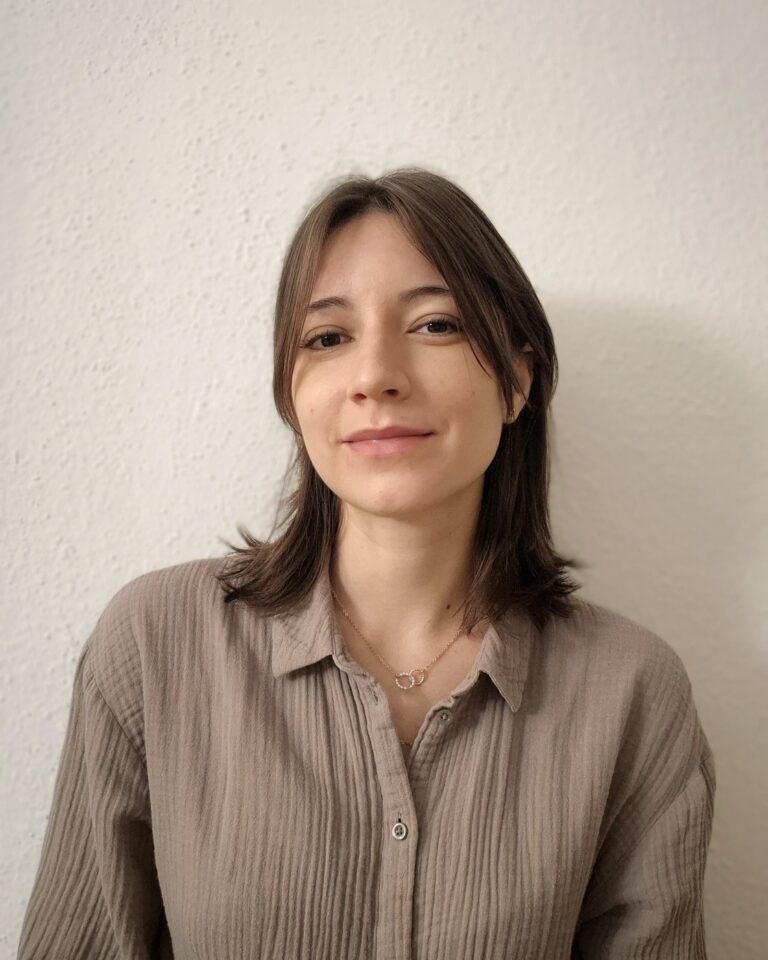 Ula Matek, učiteljica slovenščine kot tujega jezika.